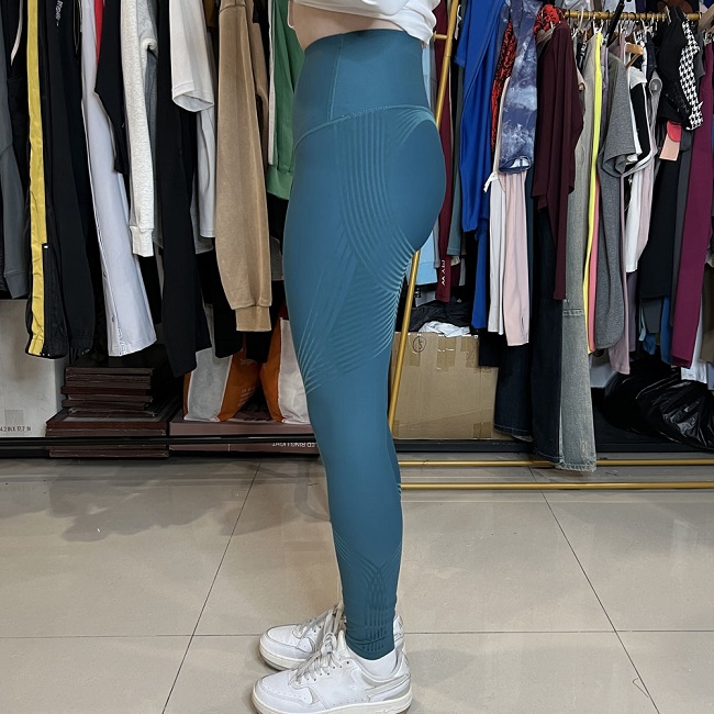 custom yoga pants with logo